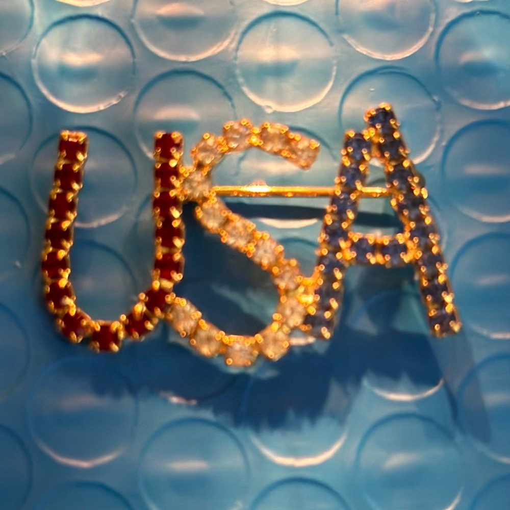 USA Crystal Pin